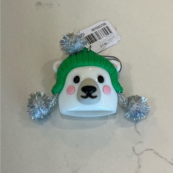 Bath & Body Works Polar Bear Pocketback Sanitizer Keychain - Picture 1 of 4